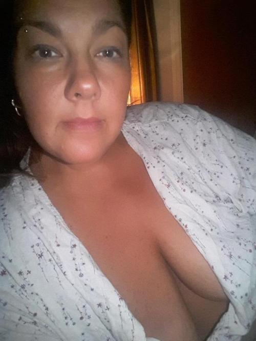 xposefatnikki:Nicole 42 yo pa art music teacher. this will be...