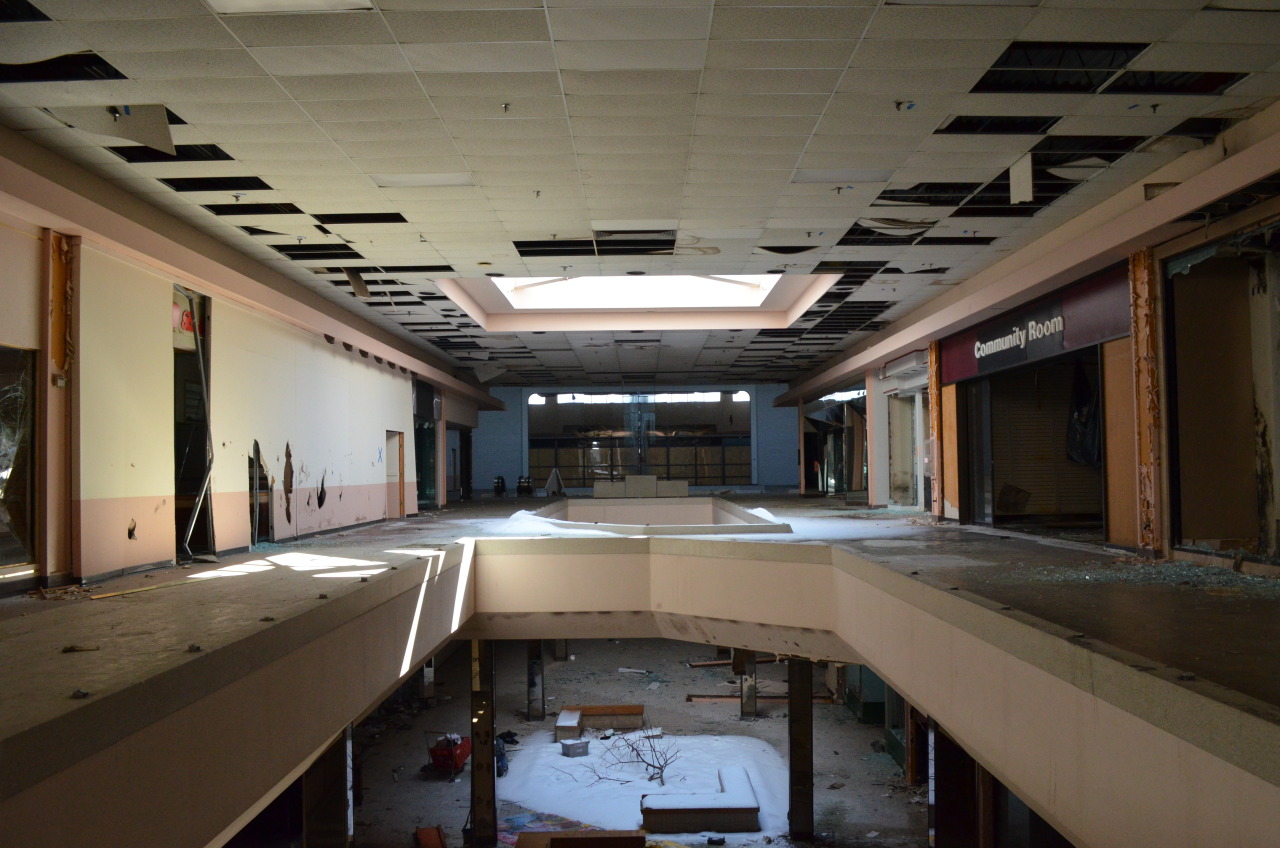 Resounding American Echoes: Rolling Acres Mall was built in Akron, Ohio ...