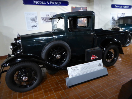 fromcruise-instoconcours:Model A pickups came in both hardtop...