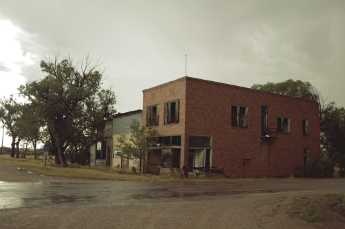 kylejthompson:I found a ghost town while driving though the...