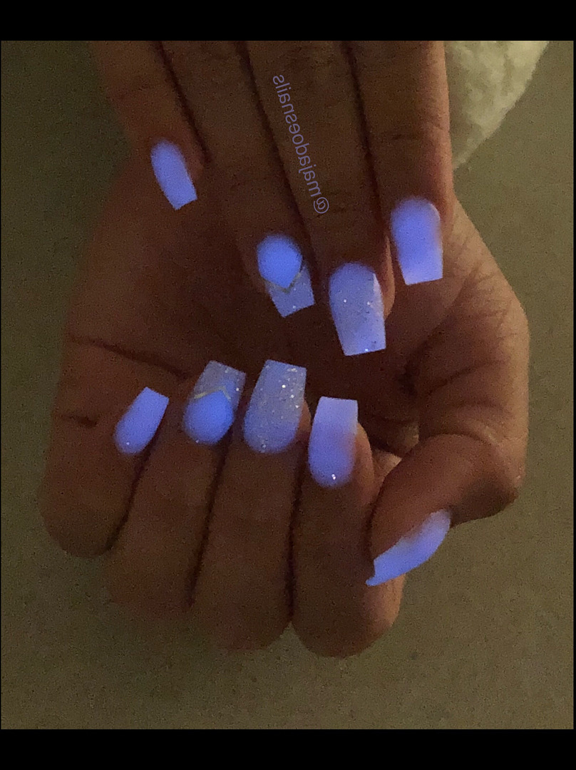 white glow in the dark nails