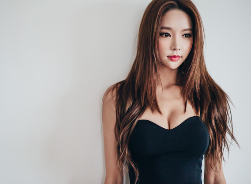 korean-dreams-girls:Park SooYeon - July 08, 2016 3rd...