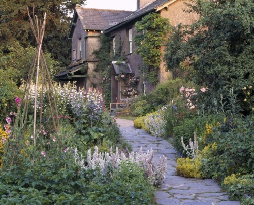 pagewoman: Hill Top Farm, Beatrix Potter’s home in the Lake...