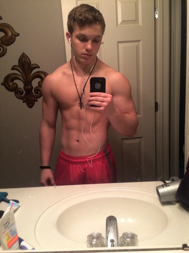 Muscle Selfies Selfie