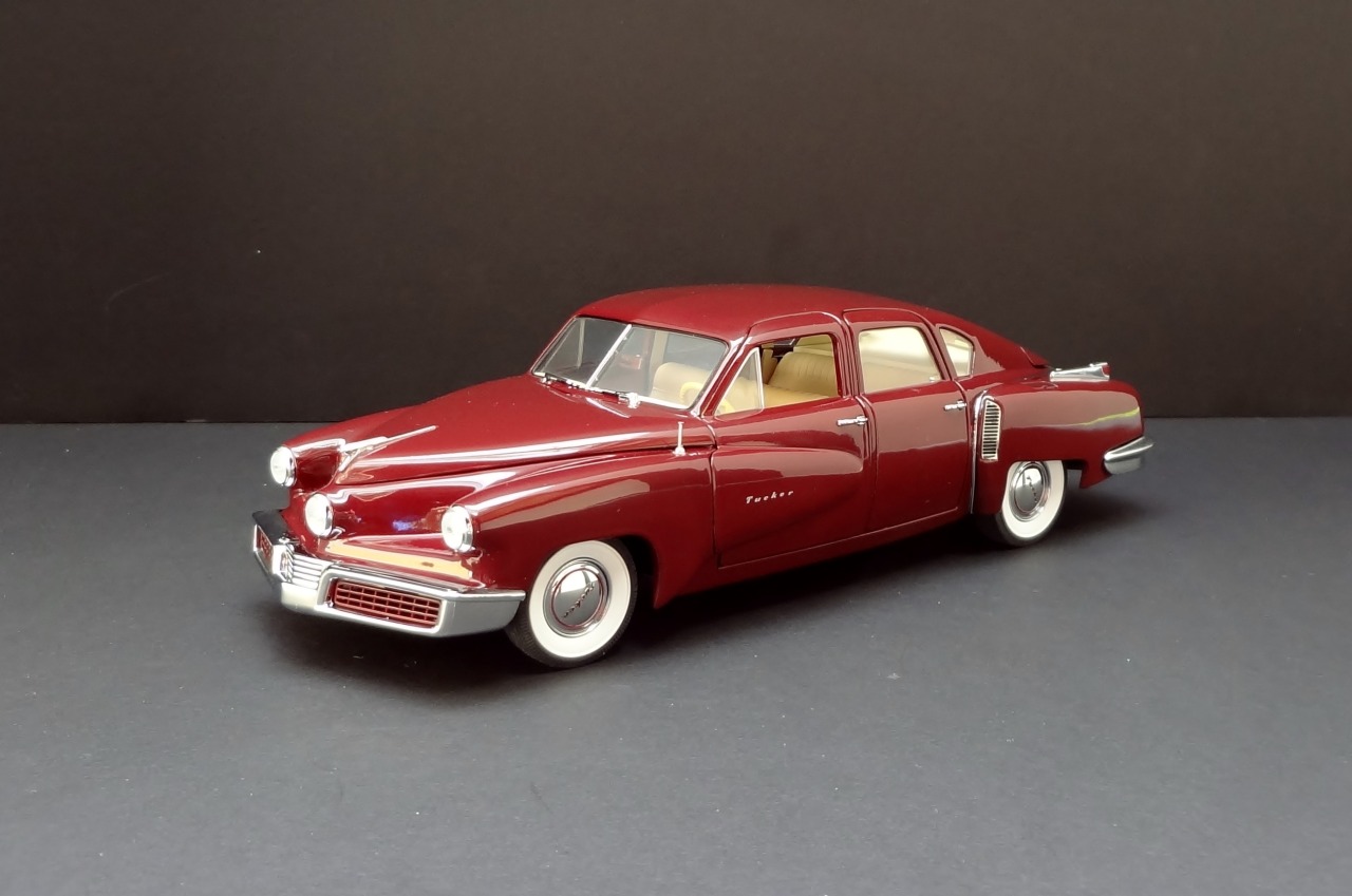 diecast-mania-1948-tucker-torpedo-sedan-tin-goose-prototype