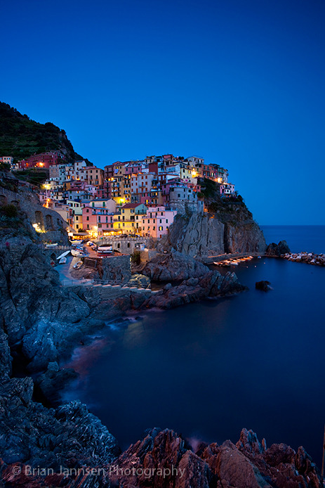 lifeisverybeautiful:Evening Manarola in the Cinque Terre,...