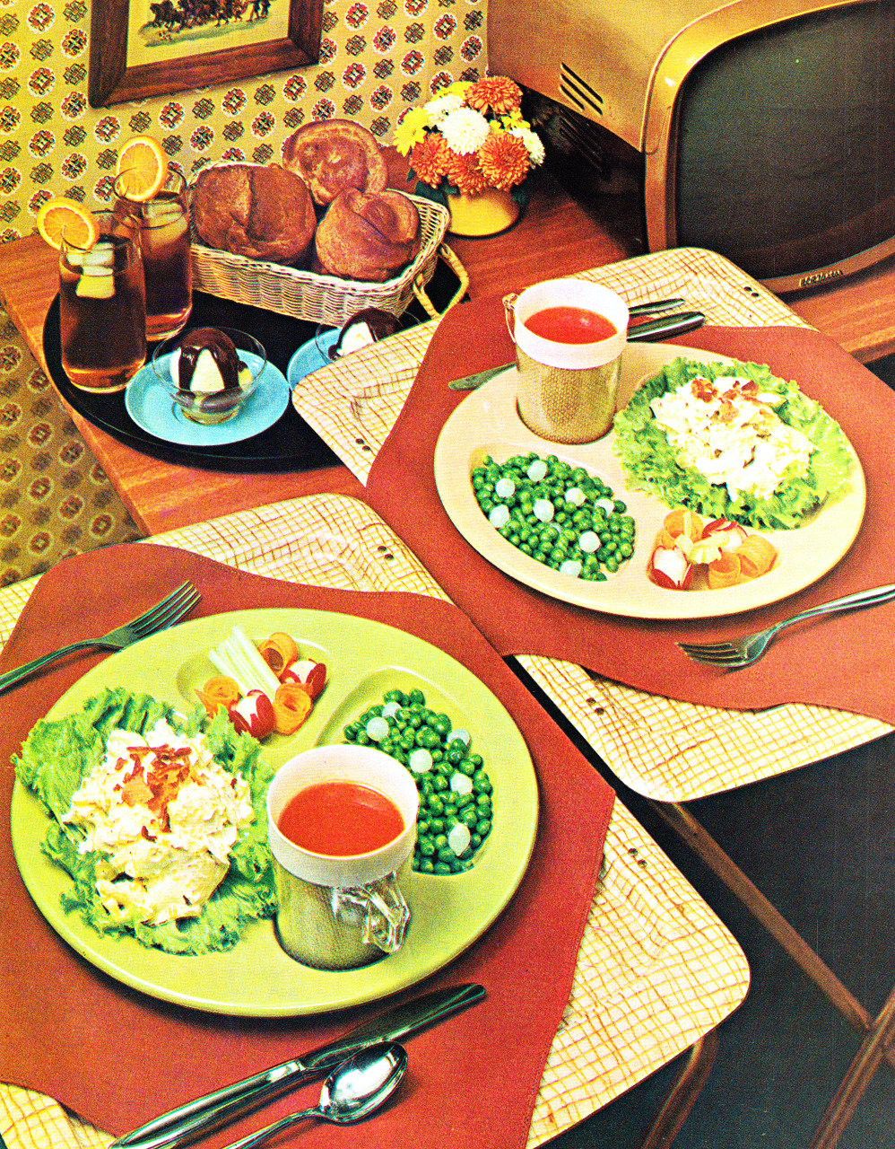 Lunch, 1960s - The Giki Tiki