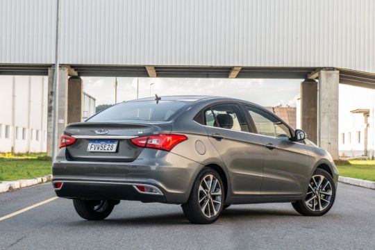 Traseira do novo Caoa Chery Arrizo 5 Cinza 2021