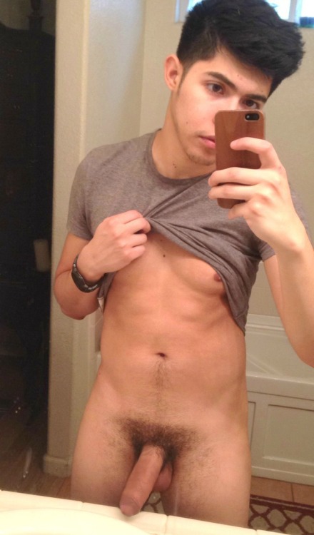 jonxtacy:I love it when people ask me about my old nudes ....