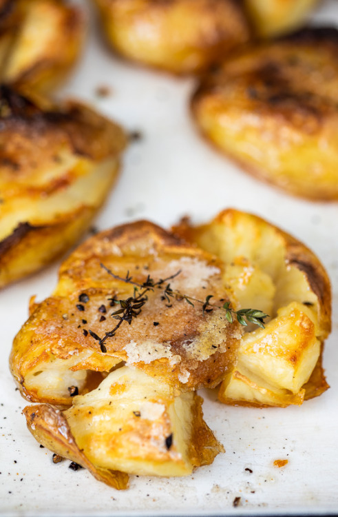 foodffs:Crispy salt and pepper smashed potatoesFollow for...