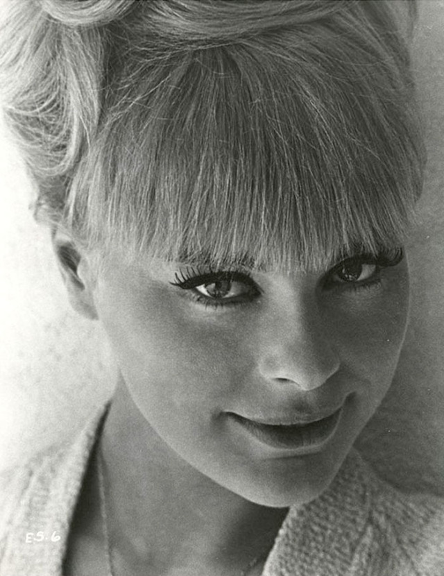 Another State Of Mind 67 — sala66: Elke Sommer, fotografiada por Ross...