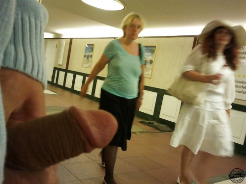 hobartpaving:publicdick:Public Wanker gets Caught many...