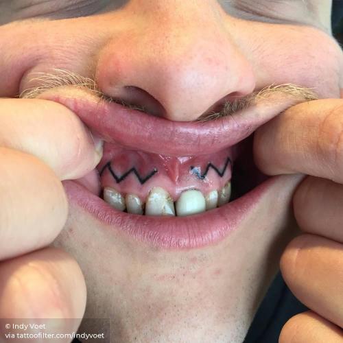 By Indy Voet, done at Purple Sun Tattoo, Brussels.... facebook;hand poked;indyvoet;line art;mouth;small;twitter