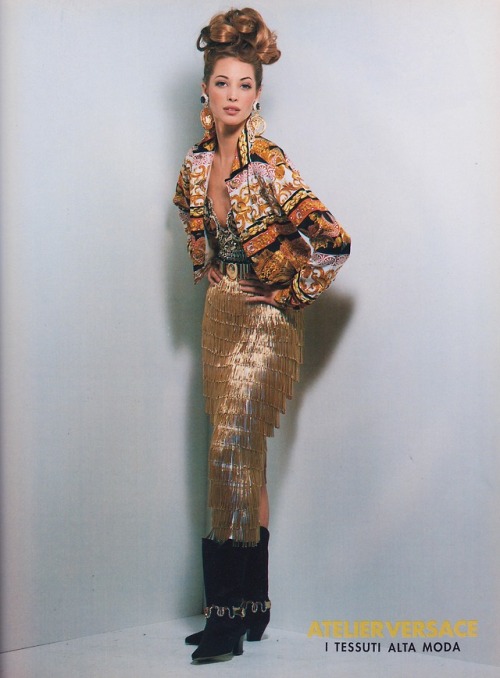 ohyeahpop:
â€œChristy Turlington for Versace, 1990s
â€