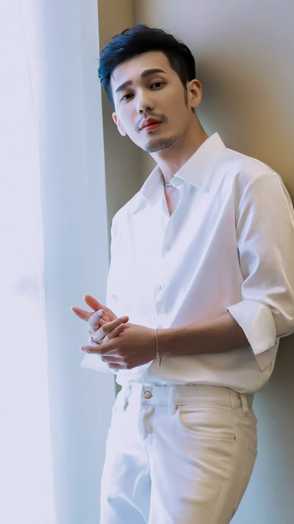 sarah-yyy:chuucrazy:180930 白宇 + LancômePICTURES FROM HIS...