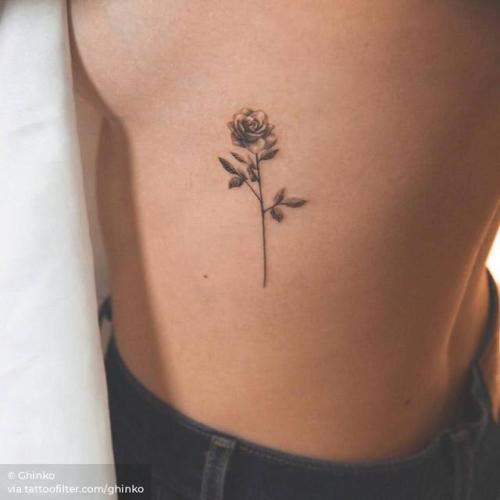 By Ghinko, done in Manhattan. http://ttoo.co/p/159179 flower;small;single needle;rib;tiny;rose;ifttt;little;nature;ghinko