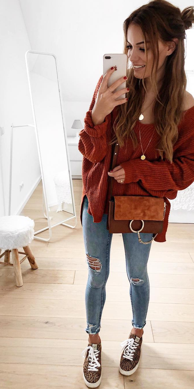 60+ Amazing Spring Outfit Ideas to Feel In Love With - clothes, new clothes, #Style, #Streetwear Happy Friday Leider ist der Pulli schon uralt und nicht mehr aktuell...weil immer so viele fragen, sag ich es direkt Die Jeans, die ich trage, nennt sich Body Curve JeansIch weuch einen tollen Tag , outfit , outfitinspiration , outfitideas , dailyoutfit , dailylook , halfbun , wiwt , outfitoftheday , currentlywearing , longhair , ootd 