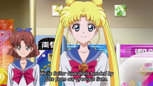 somniumlunae:THIS IS HOW USAGI LOOKS AT HER FRIENDS.WITH SHOUJO...