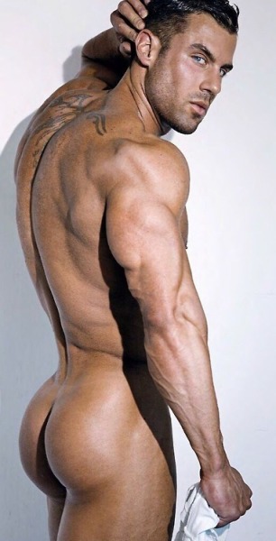 Muscular backs are so fucking hot