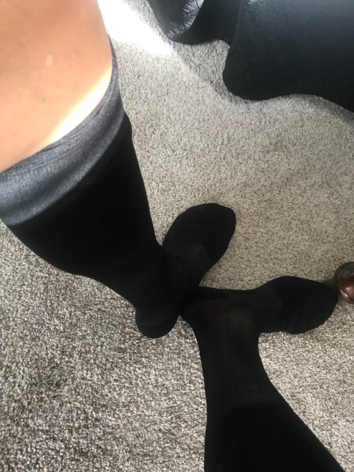 sdmarkymark1:Wish I was there to service them socks