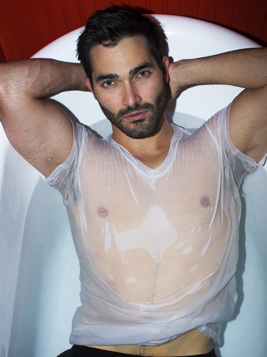 Bichon - Derek Hale aka Tyler Hoechlin - Page 3 Tumblr_pwh7exuUTN1sja44to2_540