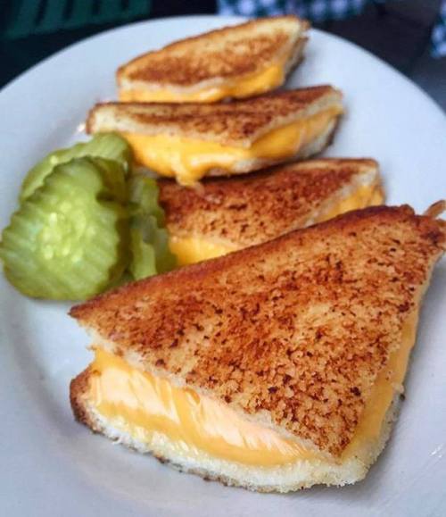 yummyfoooooood:Classic Grilled Cheese