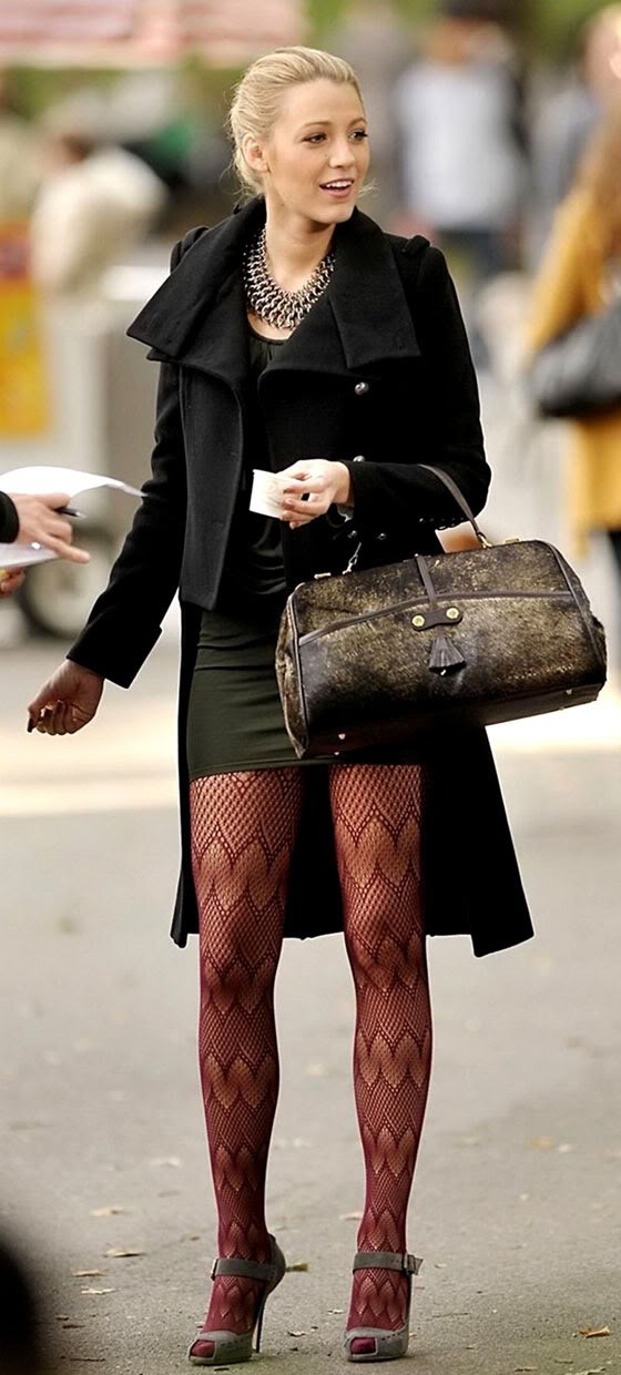 Celebs In Pantyhose Nylons Stockings Blake Lively Wearing Tights And Showing Off Her 