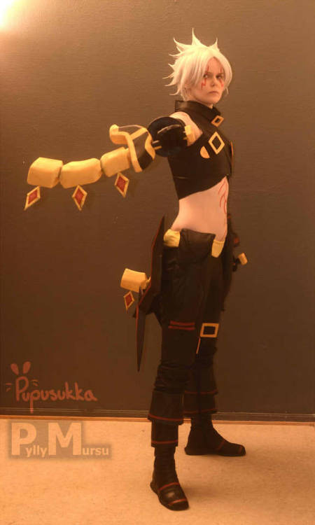 pupusukka:Cosplay of angry spike boi aka Haseo from...