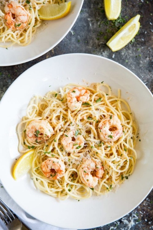 omg-yumtastic:(Via: hoardingrecipes.tumblr.com) Shrimp Scampi...