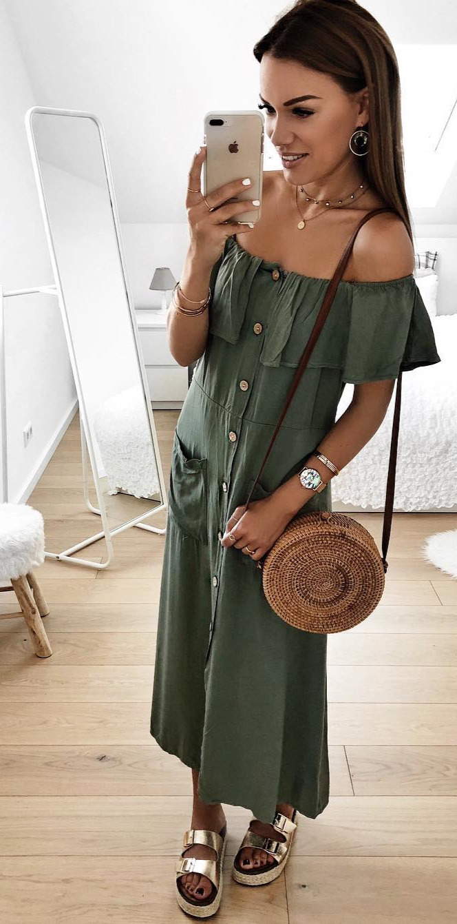 70+ Street Outfits that'll Change your Mind - #Photooftheday, #Girls, #Photo, #Fashionista, #Perfect , Saturday ...time for a haul |Anzeige| Ich bin gerade dabei einem seamlessfashion feuch zu machen Gegen Nachmittag/Abend werde ich ihn dann feuch hochladen Seid gespannt Mit dem Code erhaltet ihr 15% Rabatt Geniedie Sonne fmich mit Bis spOutfit ist komplett inkl. Tasche von seamlessfashion , Schmuck von purelei_ , seamlessfashion , outfitpost , outfit , outfitinspo , maxidress , mididress , khaki , khakistyles , fashionblogger , fashionblogger_de , fashionpuglady , dailylook , dailyoutfit