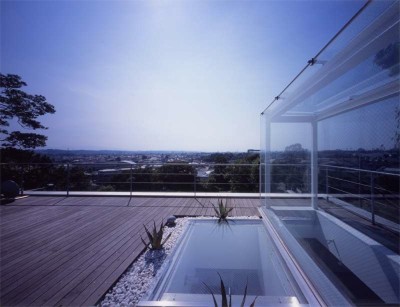 <br /><br />Wall less house / Tezuka Architects