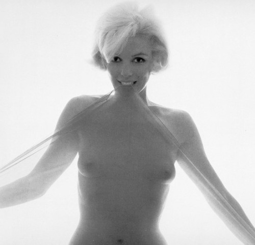 marilyn-monroe-collection:Marilyn Monroe photographer by Bert...