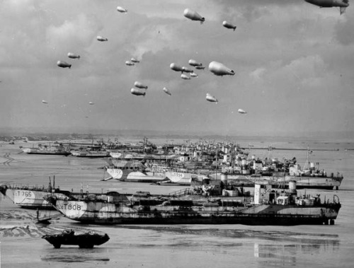 peashooter85:The Barrage Balloon during World War IIThe use of...