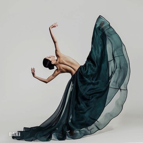 wave blue ballet dance ballerina bun dancer pretty asethetic