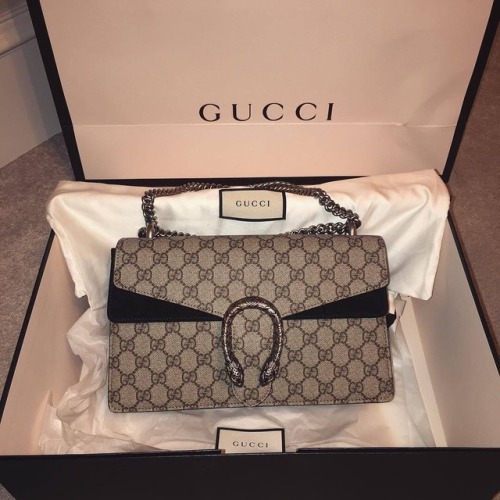 shanicegalore:I want this bag!