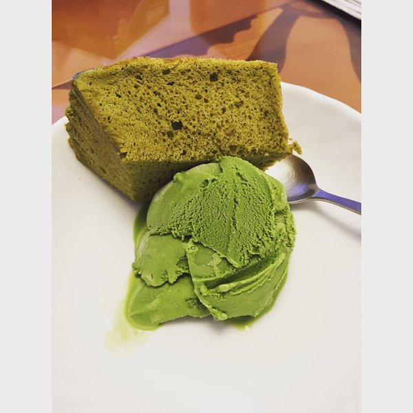 Homemade Matcha Pound Cake and Homemade Matcha Ice Cream. http://snip.ly/zfwru http://snip.ly/t5h6u