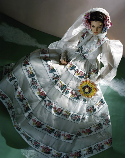 vintagefashionandbeauty:Photographed by Horst P. Horst for...