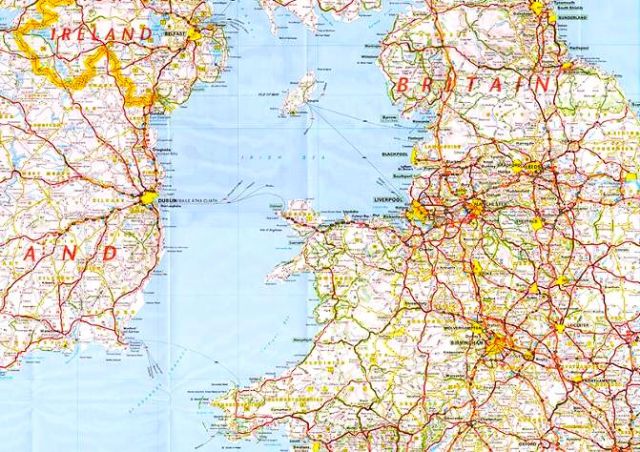 United Kingdom and Ireland: roads, relief and... - Maps on the Web