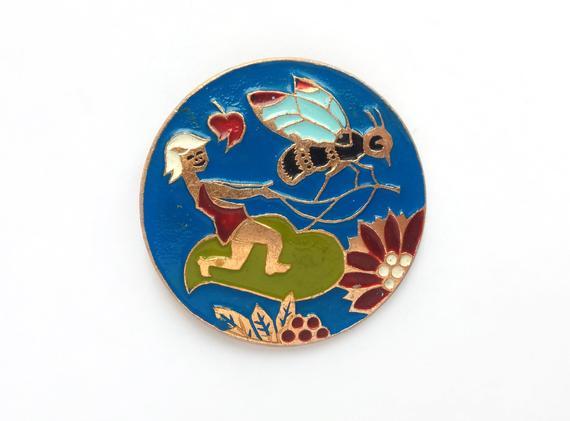 Thumbelina pin (buy here)