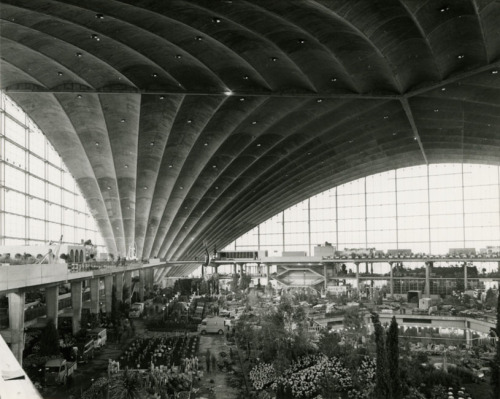 ninagabbana:Vues de l’exposition Floralies, Cnit La Défense,...