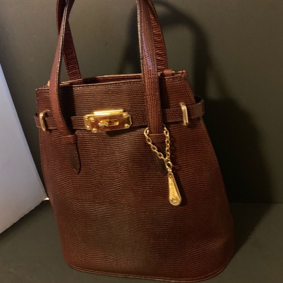 poshmark gucci soho