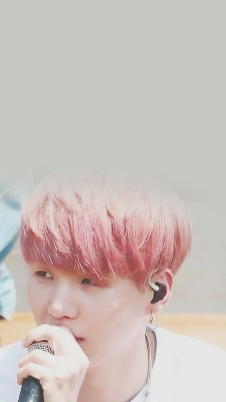 ~Save me from Suga~ — tobelocxed: Request: BTS Suga Pink hair...