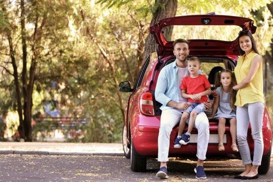 viagem carro viajar familia porta malas shutterstock Revisão preventiva