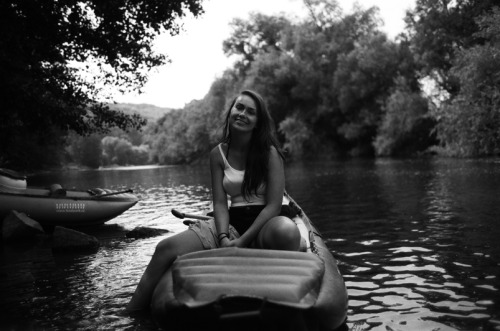rafting slovakia girl on river