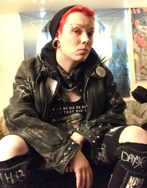 punkwitchanarchist:This is my amused with life face.Also, I...