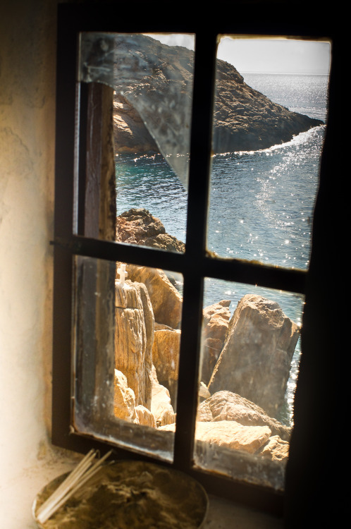 blackbrasil:chocolatexpaper:Ocean View, Syros,...