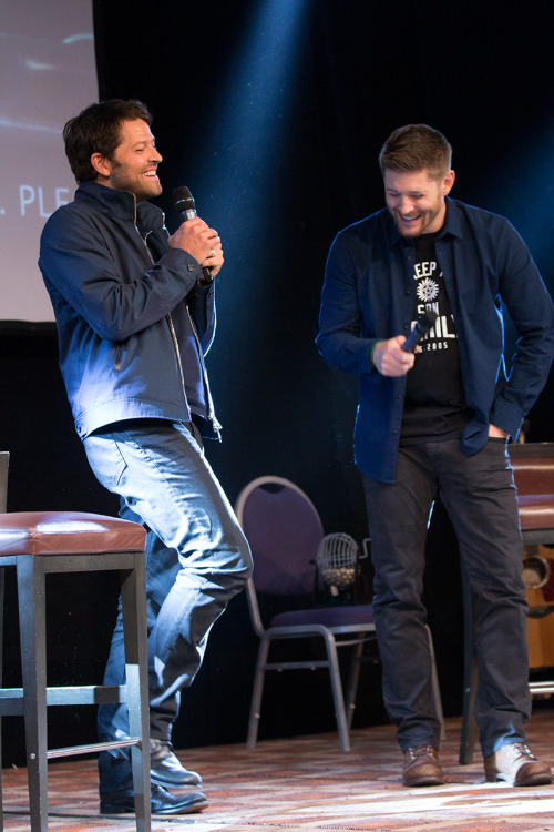 caswinchester:—Misha Collins and Jensen Ackles, Sunday Panel...