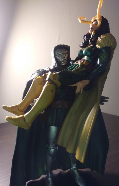 lachay:My Lady Loki figure arrived!!! Doom tries to throw her...