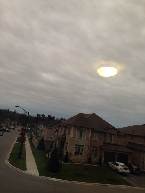 awharrys:awharrys:awharrys:why does the sun look like a...