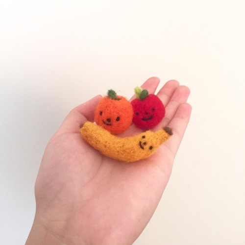 jxiaoo:fruit friends in felt form